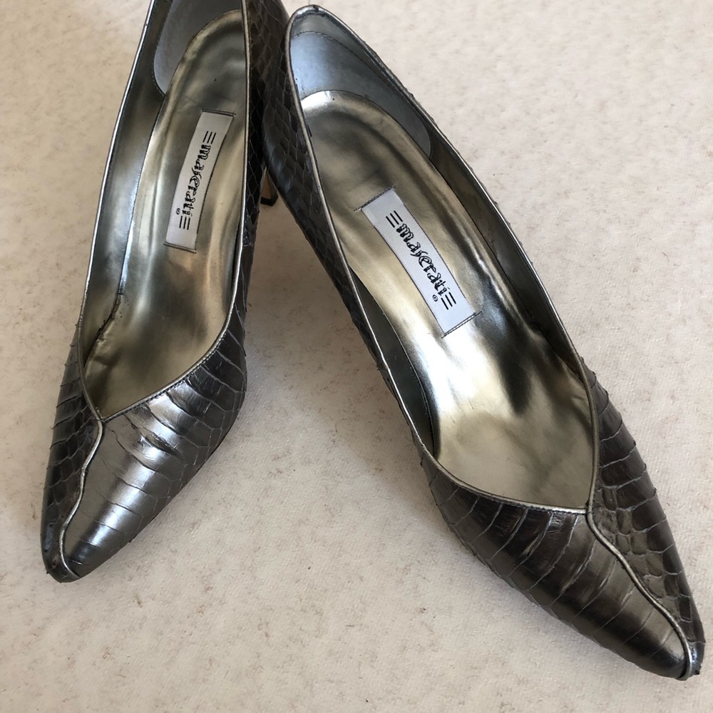 Maserati Vintage Bronze Snakeskin Pumps. Heels 3.5 Size 8.5.. Pointed Toe.